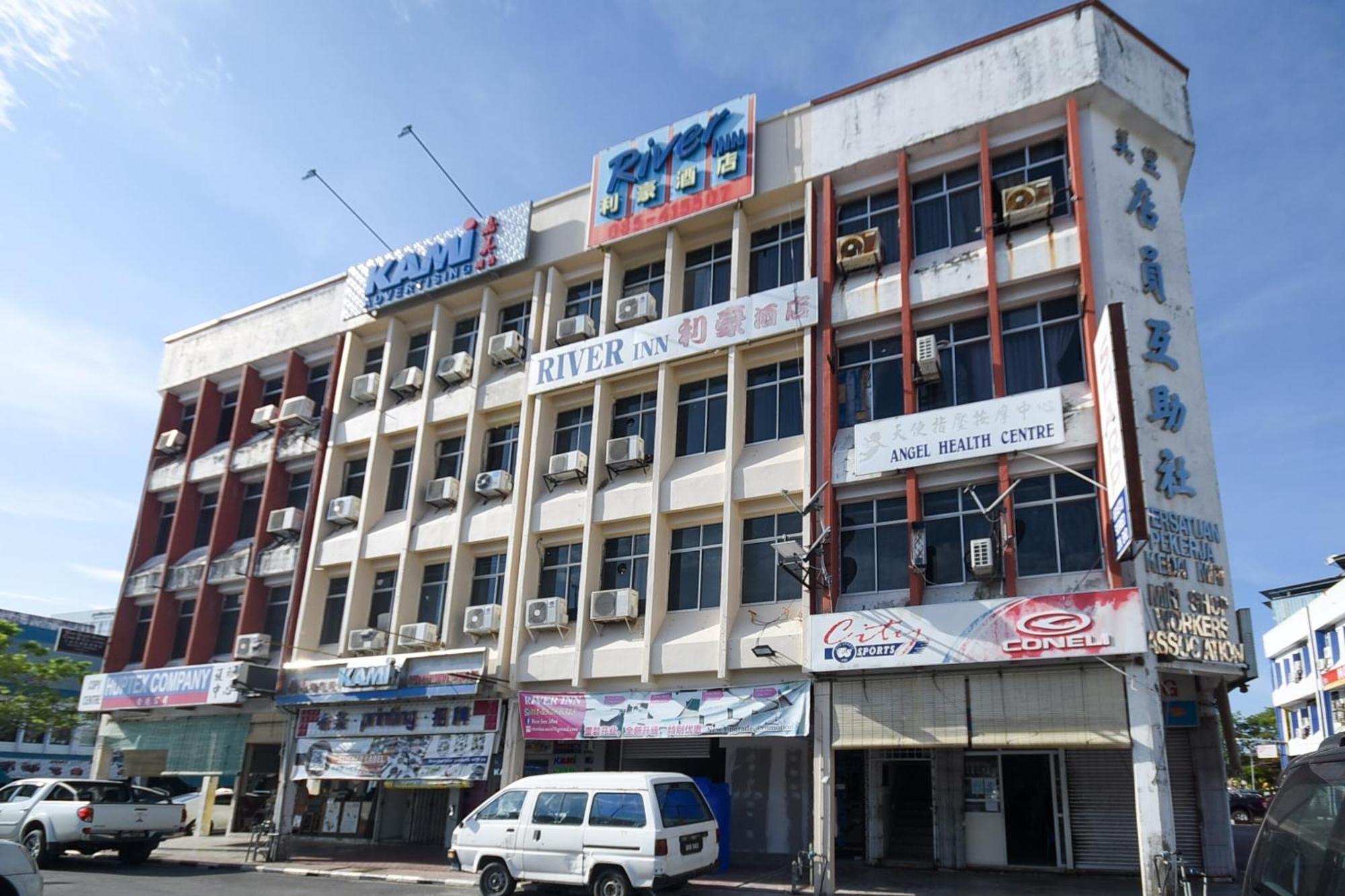 Oyo 90820 River Inn Miri Dış mekan fotoğraf